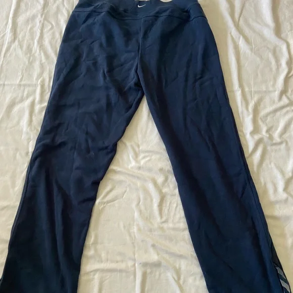 Gently used Women’s size Large Nike sweat pants - Picture 2 of 6